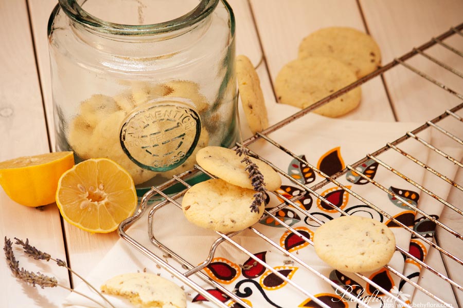 Zitronen-Cookies mit Lavendel und Tonka